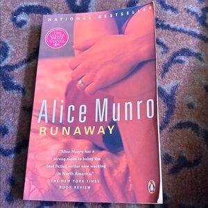 📚BOOKS 3@$24.00 - $6.99 ship📚 Runaway - Alice Munro